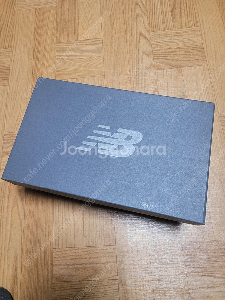뉴발란스 2002rb 270사이즈--1