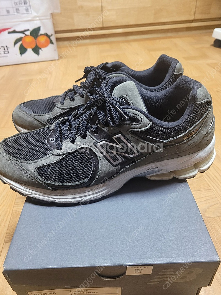 뉴발란스 2002rb 270사이즈--5