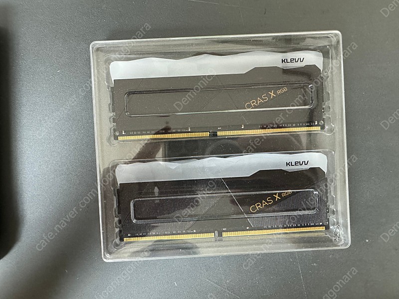 KLEVV CRAS X DDR4 3200 32GB(16X2) 튜닝램 판매합니다.