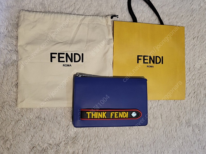 펜디 Fendi 남녀공용 클러치백 새제품 팝니다.