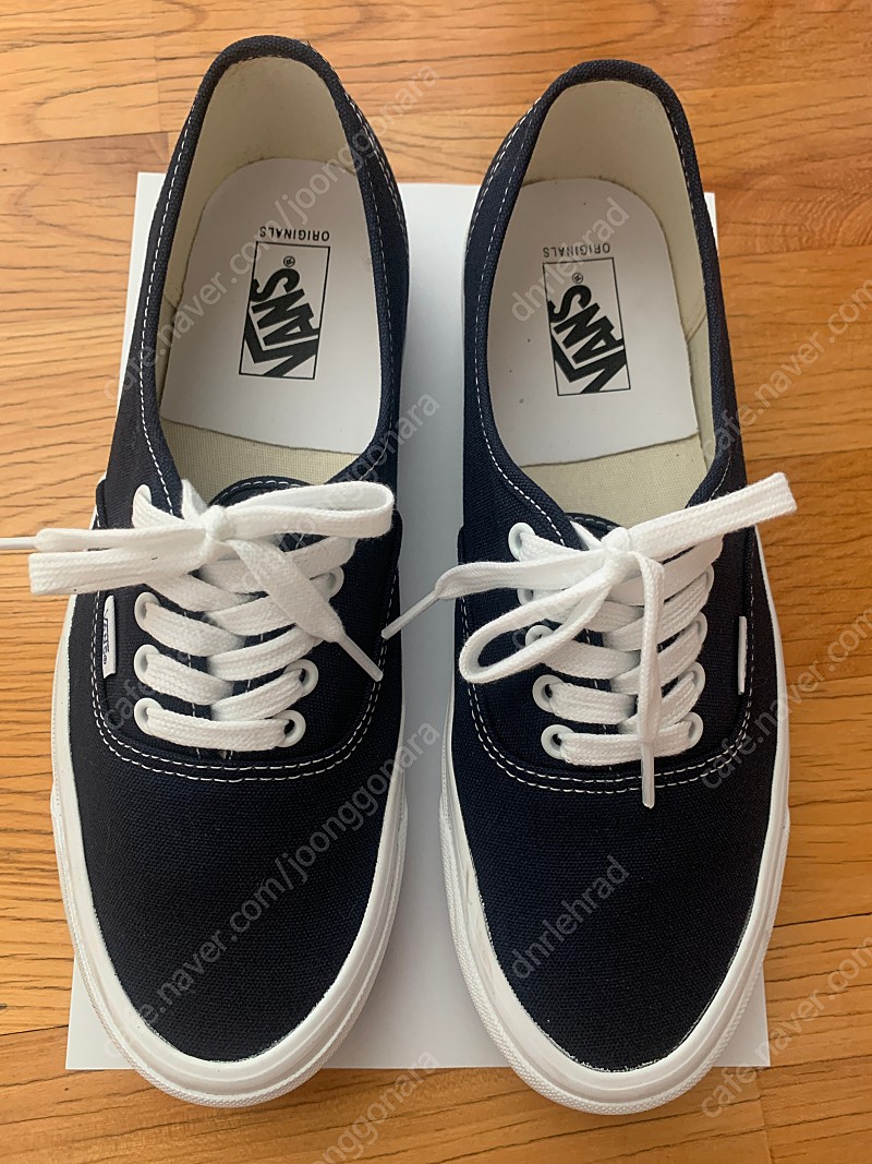 반스 볼트 어센틱 네이비 Vans Vault Authentic Navy 280사이즈 판매합니다.