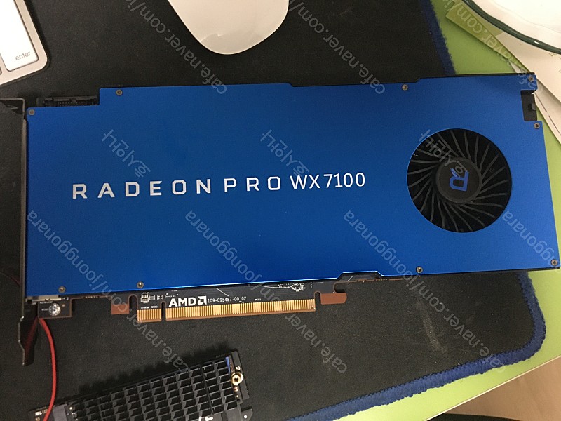 라데온 프로 radeon pro wx7100 8g 전문가용 그래픽 카드 팝니다.