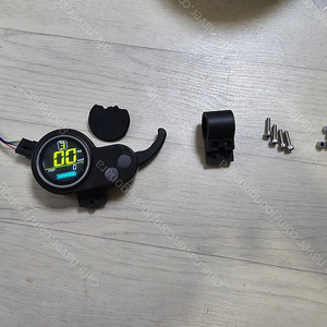 전동킥보드 전기자전거 36v 48v 52v 60v 공용 컬러스로틀 계기판(컬러) 6핀 사각단자 미사용품 택포 2.2판매합니다.
