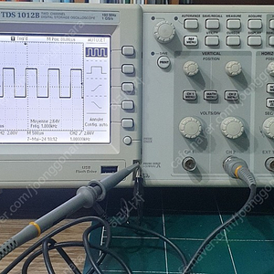 디지털 오실로스코프 TDS1012B