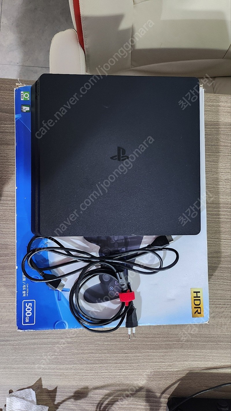 PS4 슬림 제트블랙 500GB , 듀얼쇼크 2개, 메이커 스틱 판매해요.