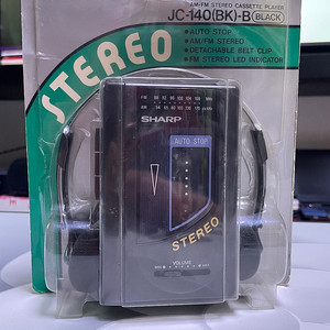 (새상품)샤프전자[SHARP]의 1980‘S~워크맨///휴대용카세트 플레이어입니다.빈티지카세트