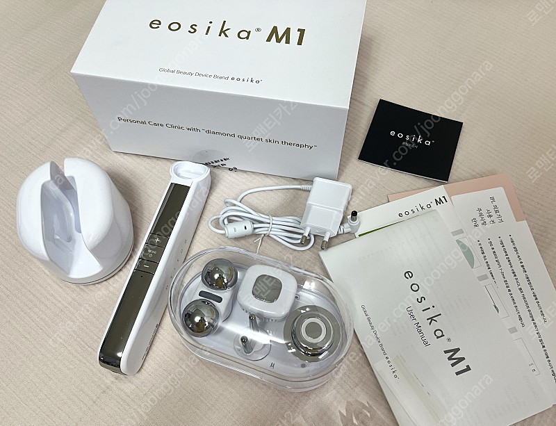 이오시카 M1 홈케어 기기 (고주파 갈바닉 EMS 쿨링 올인원 피부관리기기) 풀박 (거의 새상품)