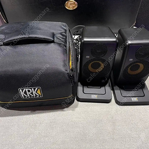 KRK Go Aux3 블루투스 겸 모니터 스피커 팝니다.