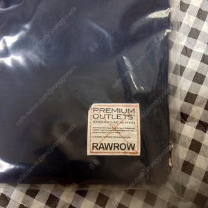 로우로우 X 신세계 콜라보 방수 피크닉매트백 미개봉 새제품 팝니다.