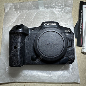 캐논 EOS R5 미러리스 카메라 팝니다.