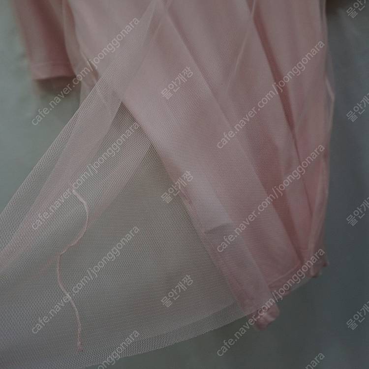 정품 아르마니 라운드 반팔 티 여성 헐렁 M L 망사레이어드 거의새것 사랑봉봉 이미지