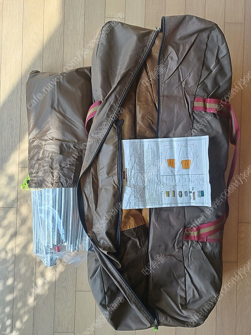 4인용 풀세트 텐트 - 마운틴 이큅먼트 뉴갤럭시 브랜드​