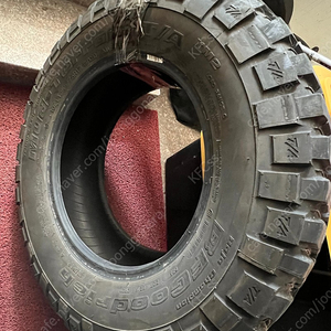 랭글러 BFGoodrich mt 275/75/17 머드트레인 중고타이어 2짝팝니다