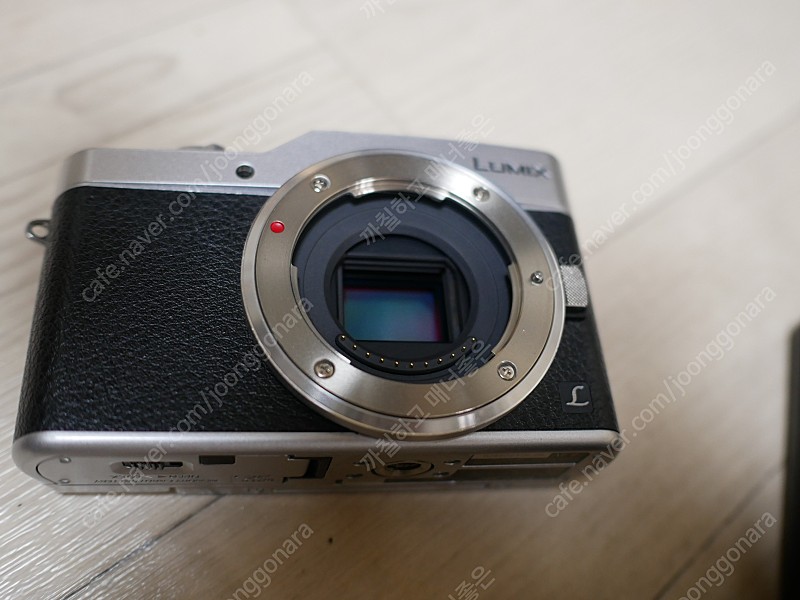 파나소닉 루믹스 gf9 미러리스 카메라 + 25mm f1.7 렌즈 A급 사용감 적음