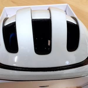 POC Omne Air 레이스 스핀 헬멧(L 56 - 61), ﻿카르낙 여행용 평페달 가죽 신발, ﻿이노베이션 CO2 주입기와 CO2 10 개