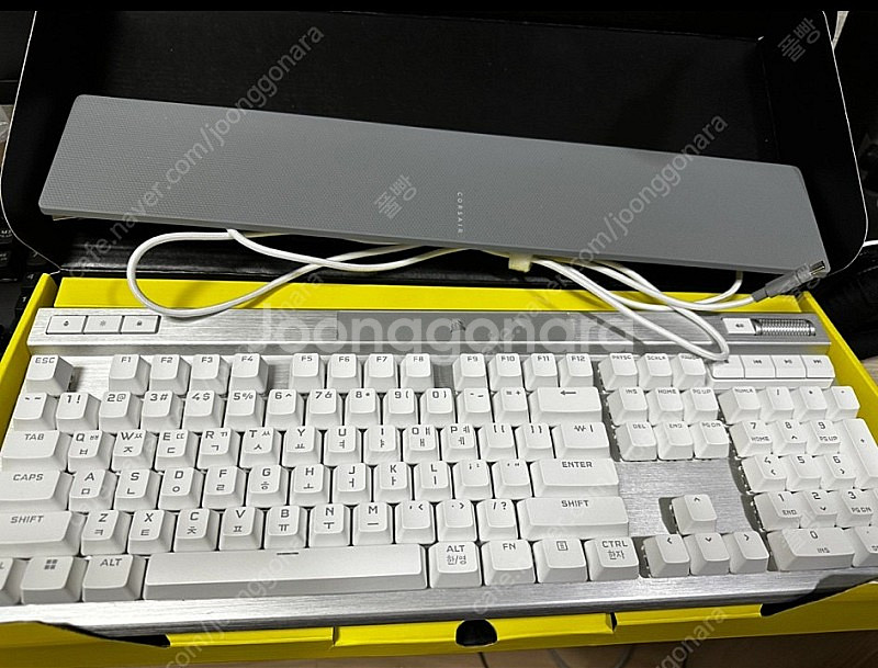 커세어 K70 RGB PRO OPX 화이트 팝니다--0
