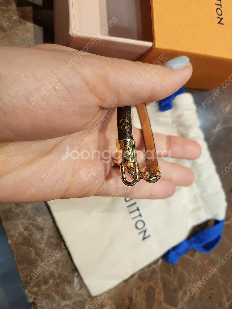 루이비통 팔찌--2