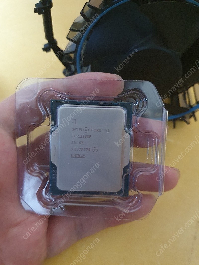 인텔 코어 i3 12100 CPU 기본 쿨러 포함