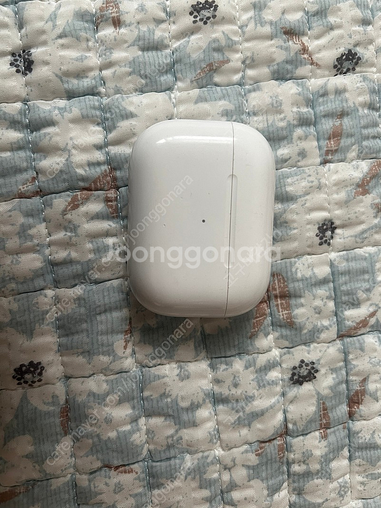 에어팟프로 2세대 본체 팝니다(8핀)--0