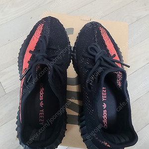 Yeezy boost이지부스트350v2 코어블랙레드(검핑)팝니다.