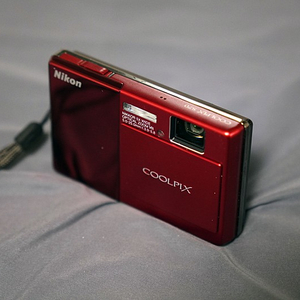 니콘 쿨픽스 S70 레드 컬러 빈티지 디카 디지털카메라