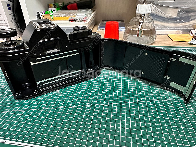 니콘 em 필름카메라 판매합니다.--3