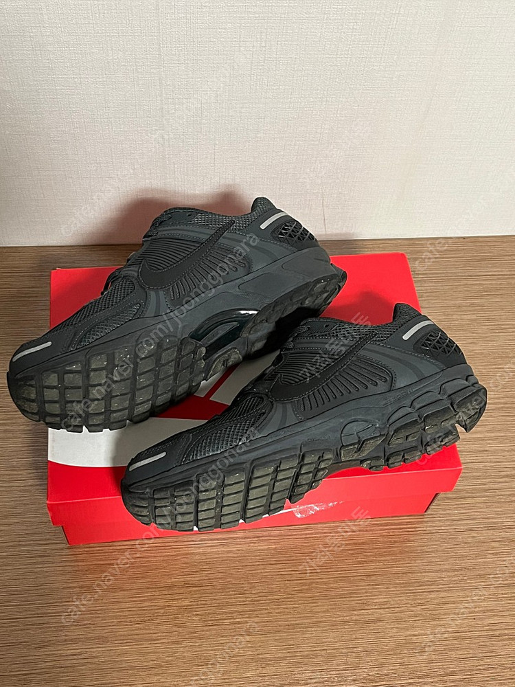 나이키 줌보메로5 앤트러사이트 280--1