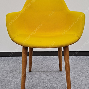 이탈리아 팔걸이 의자 (crassevig axel 86p/4w)