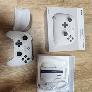 8bitdo Ultimate 2.4버젼 풀박스 A급 2달사용 3만5000원 팝니다