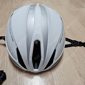 홍진 M사이즈 자전거 헬멧 판매합니다.