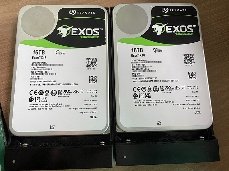 씨게이트 EXOS X18 16TB 하드디스크 판매합니다 (상태 좋아요)