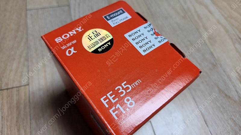 소니 인물렌즈 FE 35mm F 1.8 & 필터포함 거의 새제품급 팝니다.