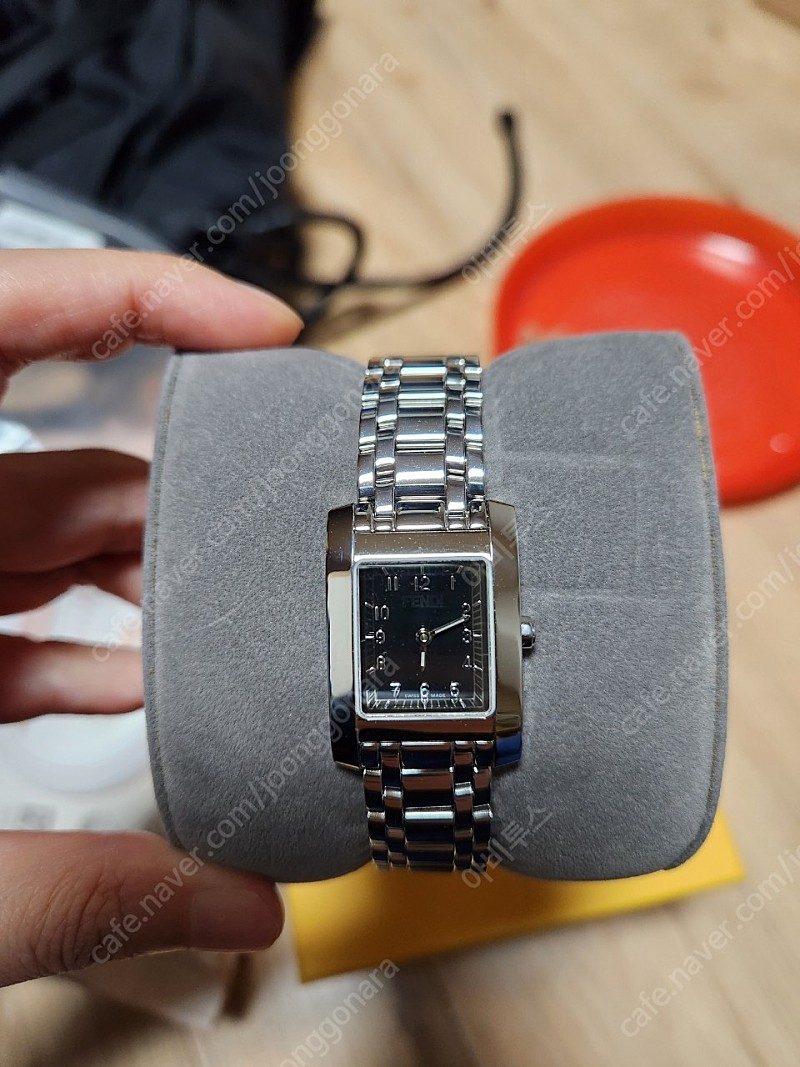 팬디 실버 메탈 여성용 쿠라시코 시계 박스채 새제품 팔아요.