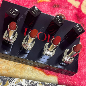 새상품 디올 립스틱 4종 세트 6만 저렴히 판매해요.