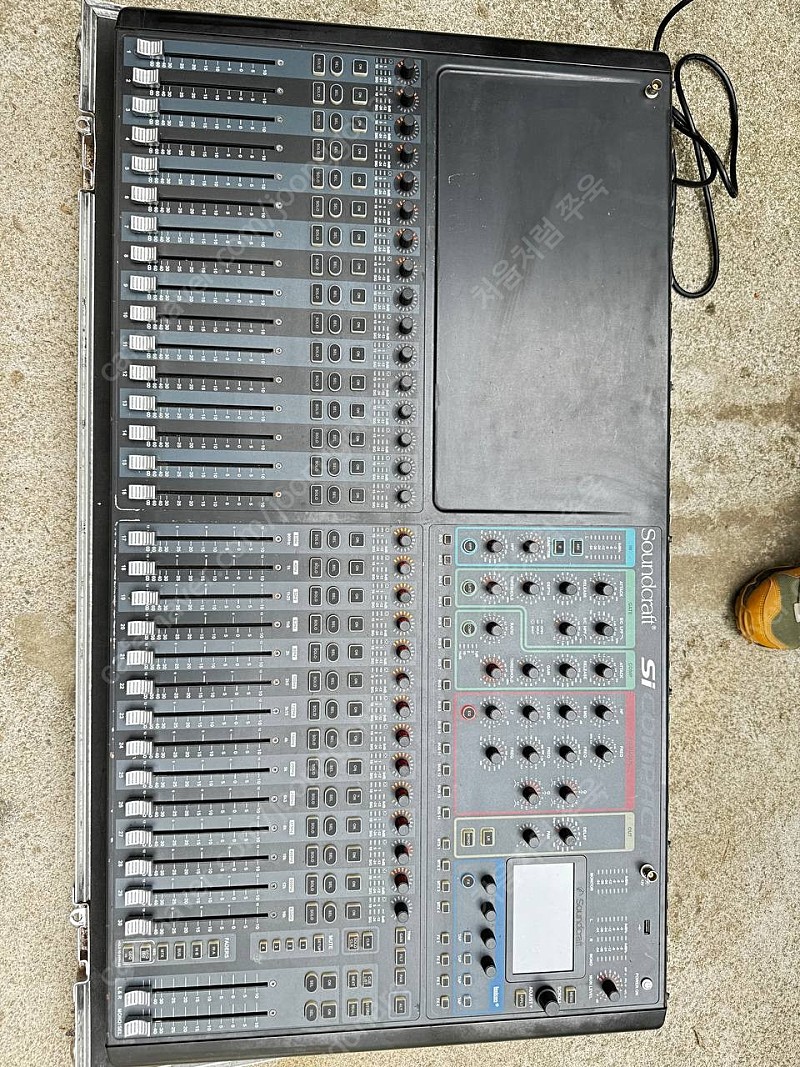 SOUNDCRAFT SI-COMPACT 32채널--0