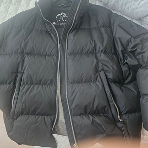 무스너클 한정판 마지노 패딩 팝니다.