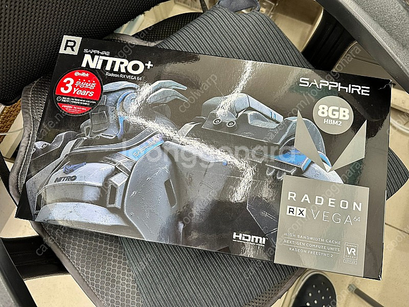 라데온 VEGA64 사파이어 니트로+ 박스풀셋 (택비 ...--0
