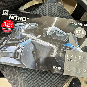 라데온 VEGA64 사파이어 니트로+ 박스풀셋 (택비 포함)