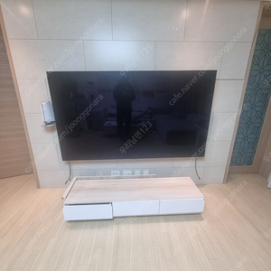 LG 83인치 벽걸이 TV 판매합니다