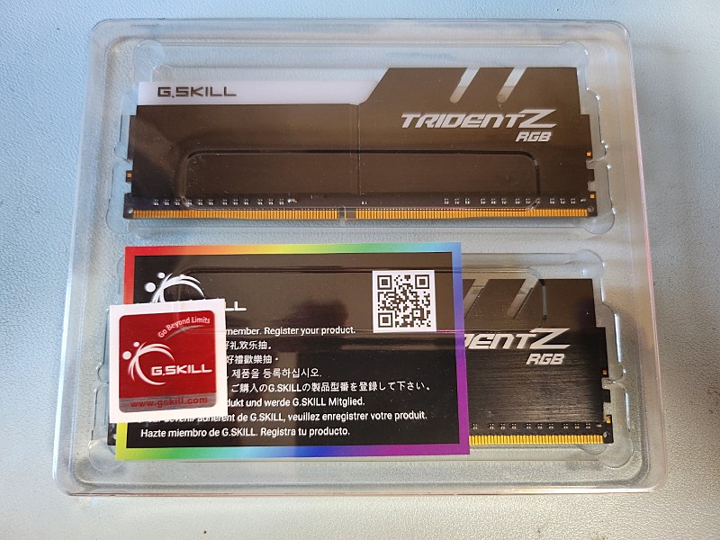 G.SKILL TRIDENT Z RGB DDR4-3200 CL16 16gb x 2 (총 32G) 팝니다