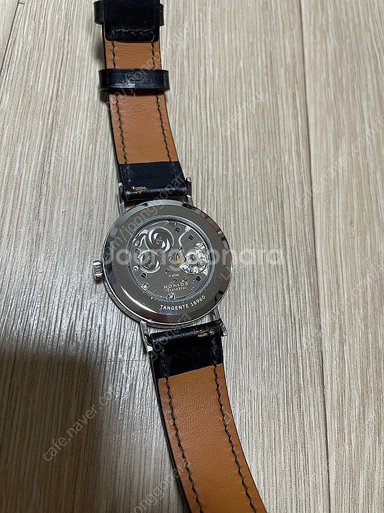 노모스 탕겐테 38mm 팝니다--2