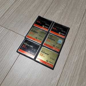 SANDISK 샌디스크 CF 메모리카드 판매합니다. (64GB, 32GB)