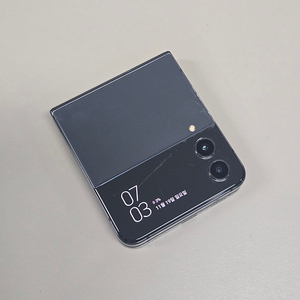 갤럭시 Z플립4 블랙색상 256기가 23년 7월개통 가성비폰 28만에 판매합니다