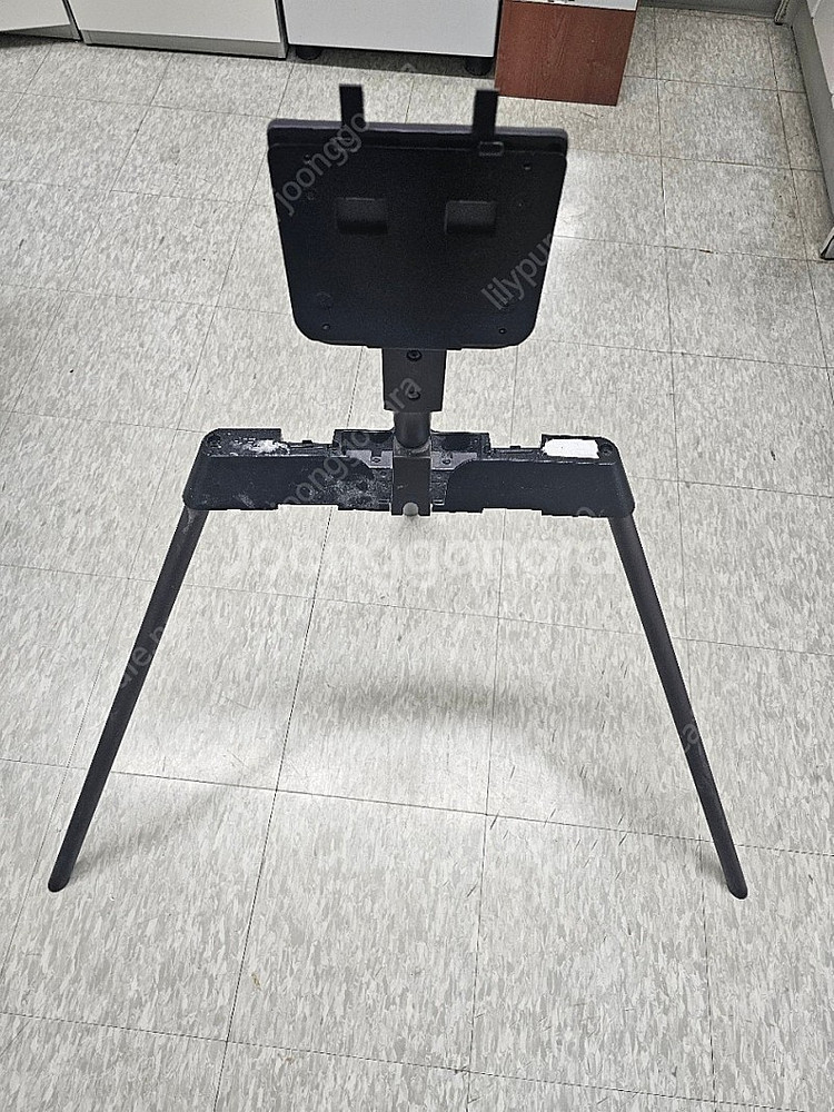 삼성 QLED(QN55Q7FAMFXKR) 스탠드 거치대--1