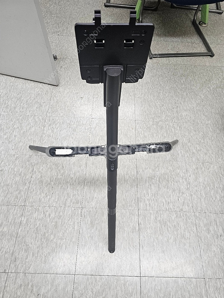 삼성 QLED(QN55Q7FAMFXKR) 스탠드 거치대--2