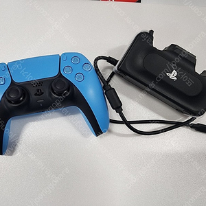 PS5 듀얼센스 (스타라이트 블루) + 호리 정품 충전 스텐드 팝니다.