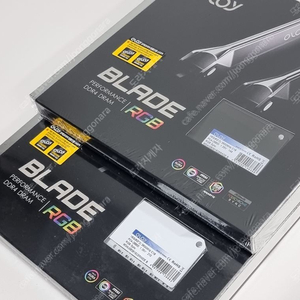 OLOy DDR4-3600 CL18 BLADE RGB ﻿Black & White 패키지 미개봉 팔아요.