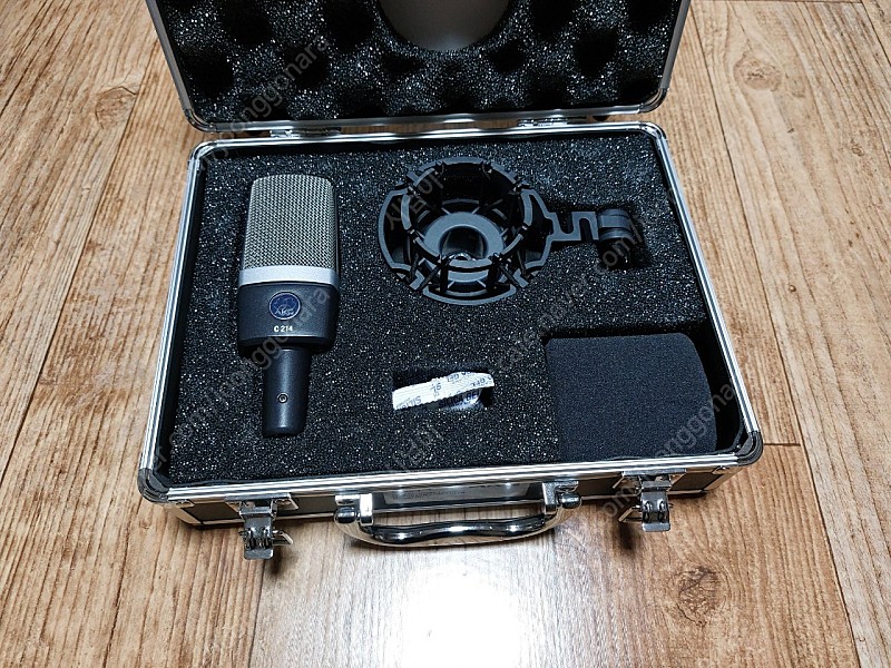 akg c214 콘덴서 마이크