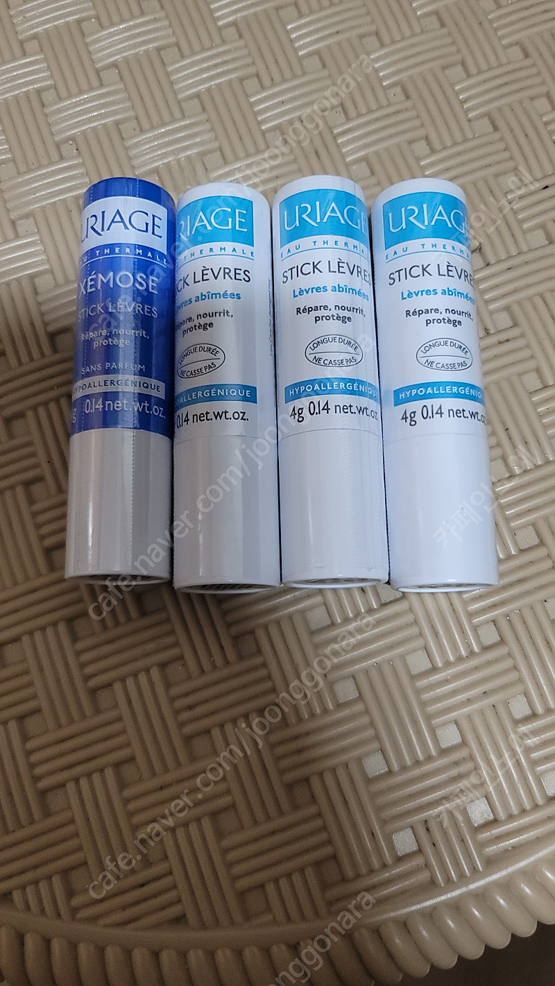 유리아쥬 립밤4개 새제품 한개는 제모스무향 파란색통 가격내림