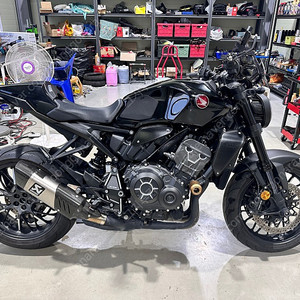 21년식 CB1000R 블랙에디션 (아크라 슬립온 구변ok)